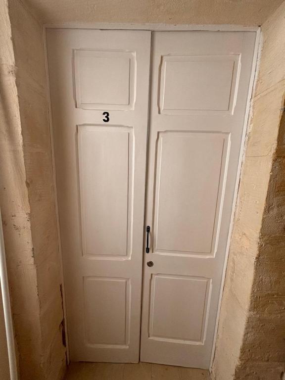 Three Cities Malta - Family Two-Bedroom Apartment With View