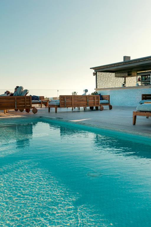Der Swimmingpool an oder in der Nähe von Hotel Honucai