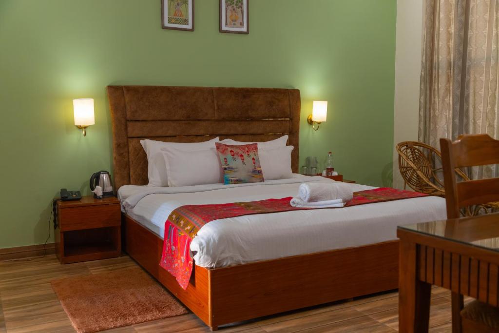 Postel nebo postele na pokoji v ubytování Hotel Sethi Legacy