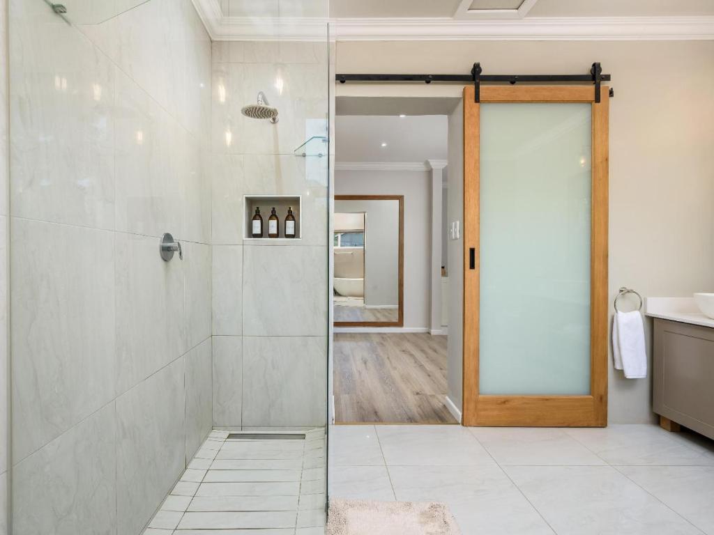 Un baño de Nadora's Rest