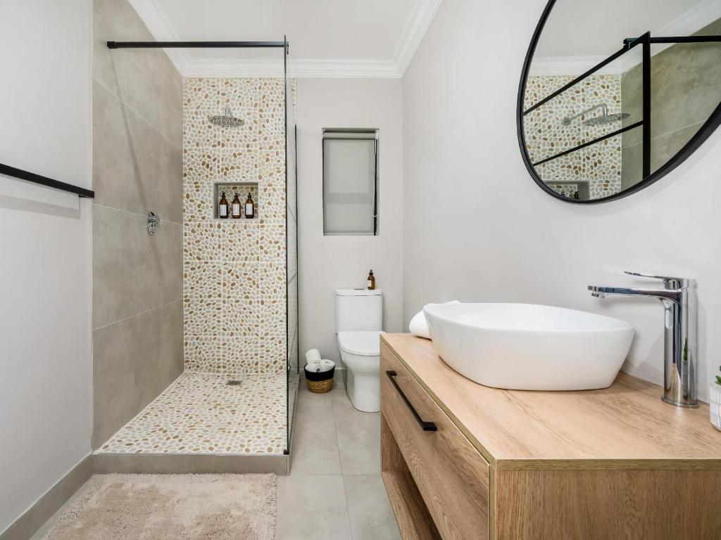 Un baño de Nadora's Rest
