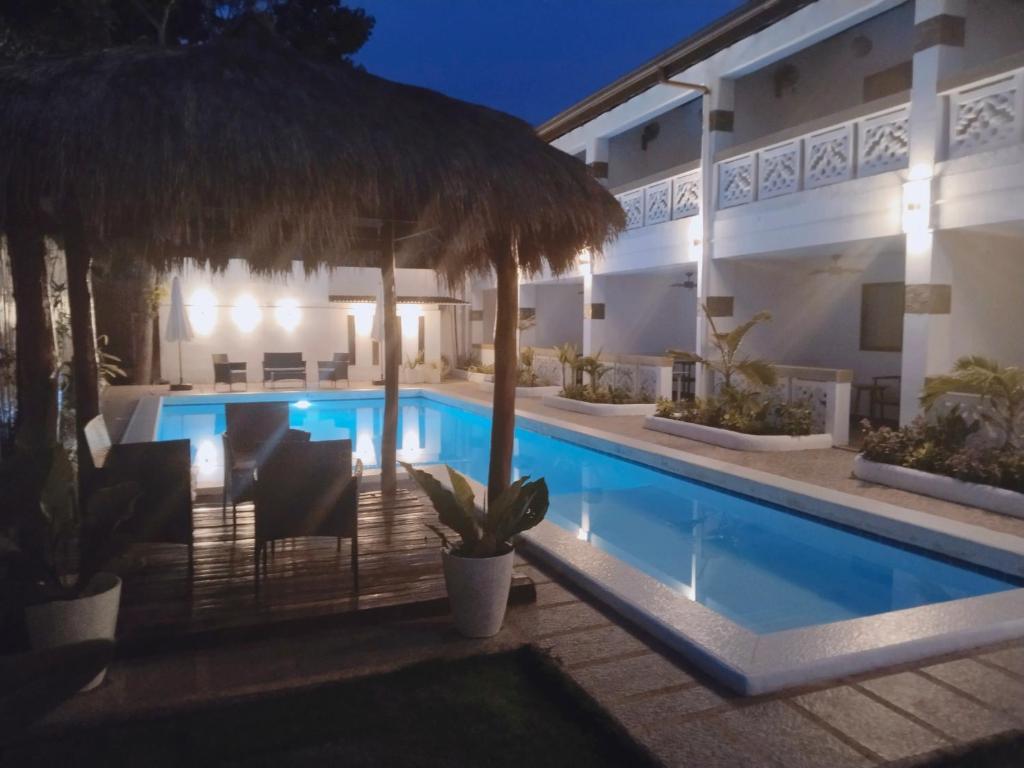 Bazén v ubytování Alona Garden Suites nebo v jeho okolí