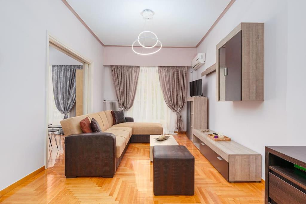 3-bedroom apt near Kallimarmaro!