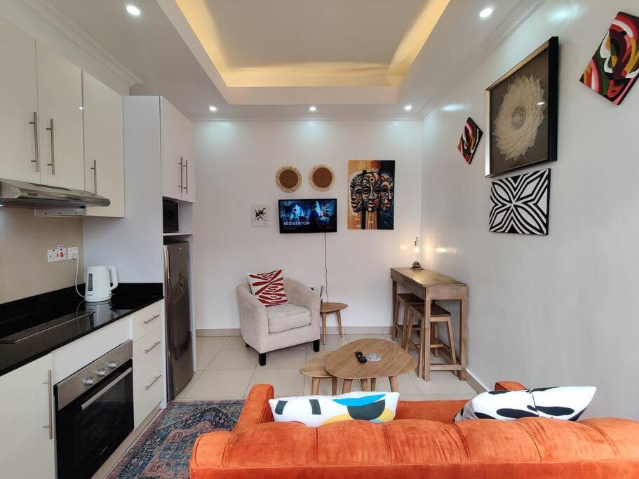 Lindiwe's Cozy Little Livin' 2