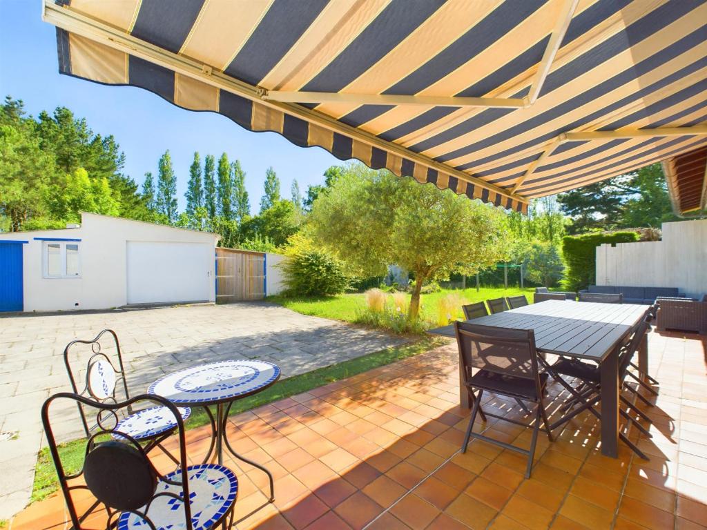 Brem sur Mer- Grande maison pour 9- 4 chambres - Huis Met Vier Slaapkamers