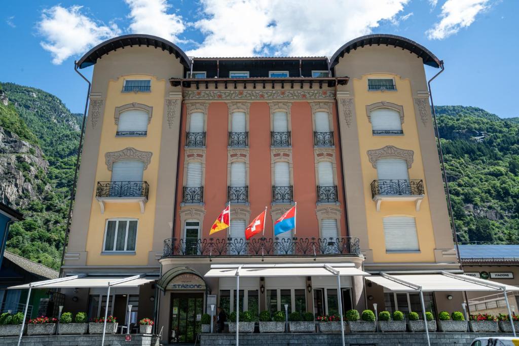 Nespecifikovaný výhled na hory nebo výhled na hory při pohledu z hotelu
