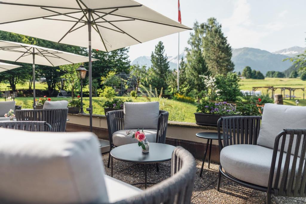 Nespecifikovaný výhled na hory nebo výhled na hory při pohledu z hotelu