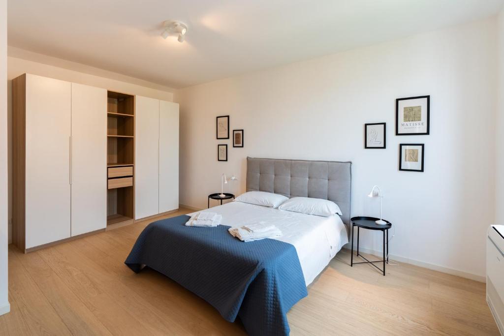 Palazzo delle Guglie by Postcardsfrom - Resim 24