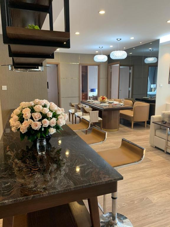 Ruang duduk di Lush apartment