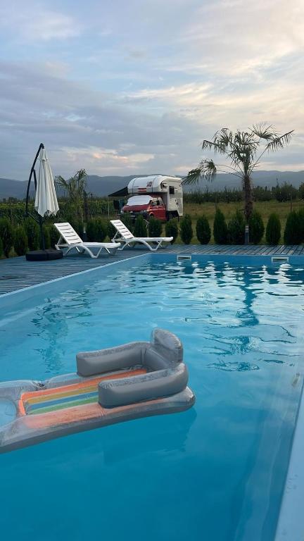 Bazén v ubytování Finca Idoize Camping Hotel nebo v jeho okolí