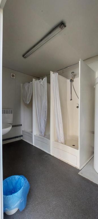 Un baño de Wioska na Klifie - Domki na polu namiotowym - Helska 11