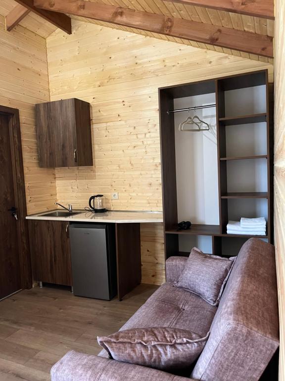 Kuchyň nebo kuchyňský kout v ubytování Finca Idoize Camping Hotel