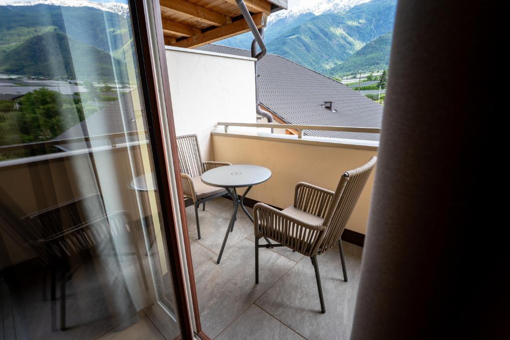 Nespecifikovaný výhled na hory nebo výhled na hory při pohledu z hotelu