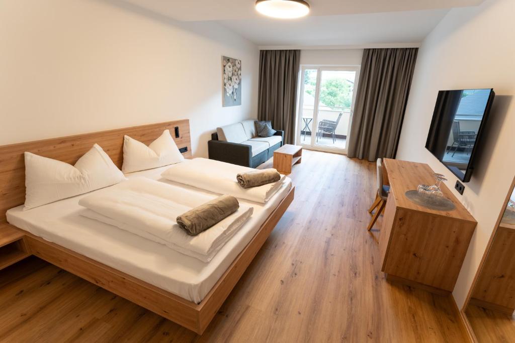 TV a/nebo společenská místnost v ubytování Self Service Hotel Schnalser Hof
