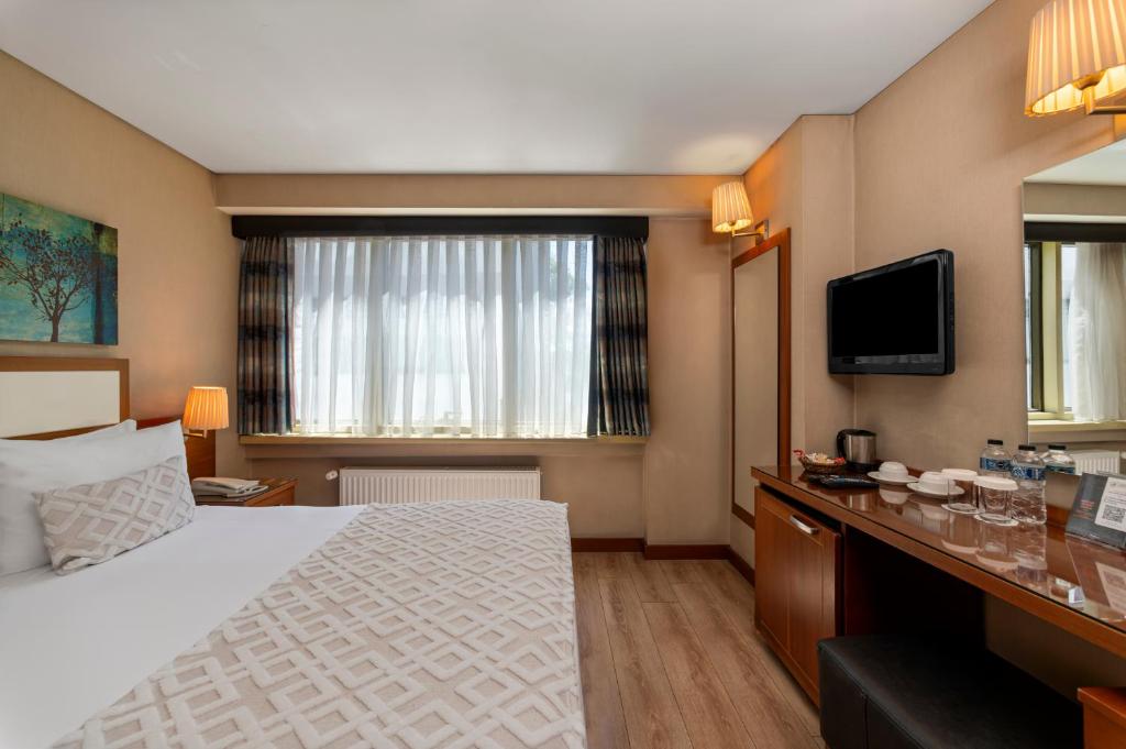 Istanbul Golden City Hotel - Standard Double Or Twin Room