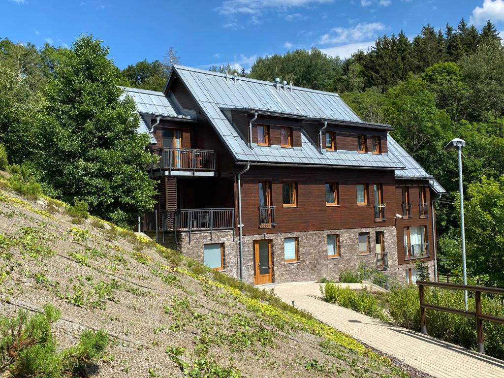 Budova, kde se apartmán nachází