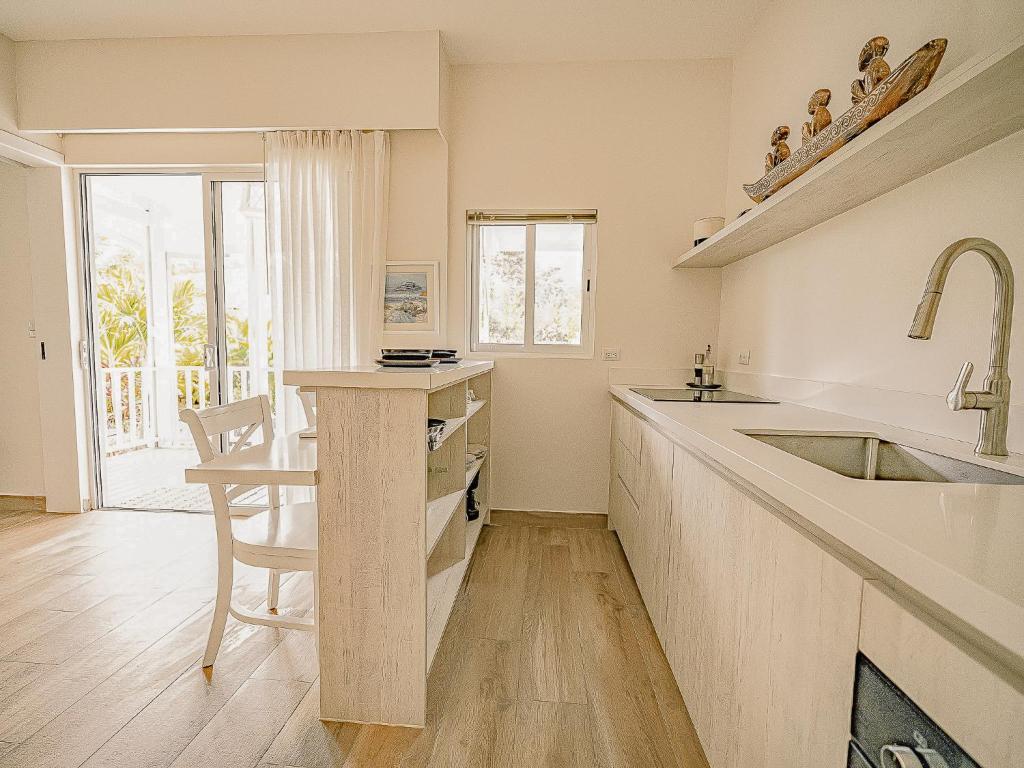 Kuchyň nebo kuchyňský kout v ubytování Les Voiles Blanches - Luxury Lodge