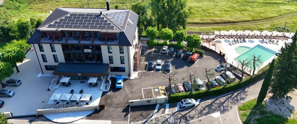 Bazén v ubytování Ile Hotel nebo v jeho okolí