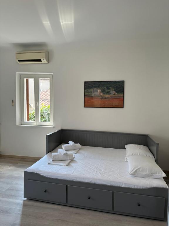 Postel nebo postele na pokoji v ubytování Koper Relax home