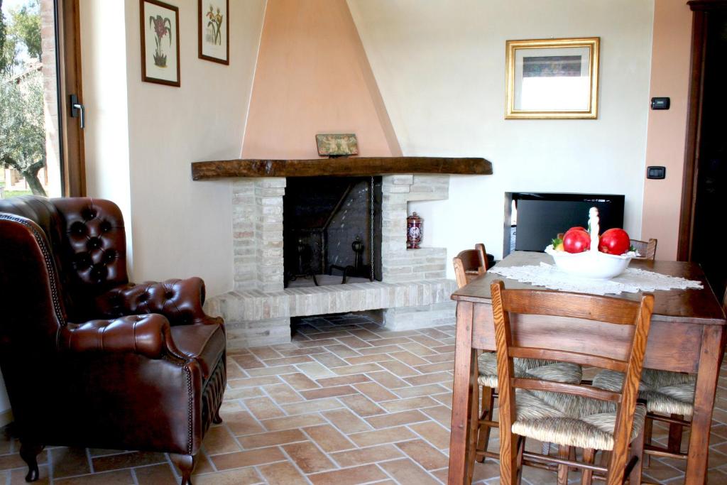 Posedenie v ubytovaní Valle di Assisi Country Apartments