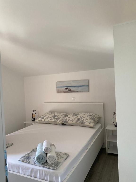Posteľ alebo postele v izbe v ubytovaní Apartments by the sea Brijesta, Peljesac - 10223