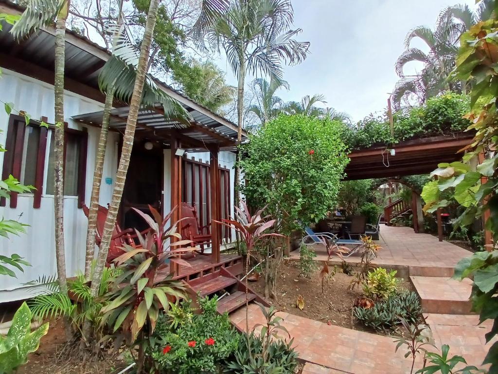 Zahrada ubytování Roatan Backpackers' Hostel