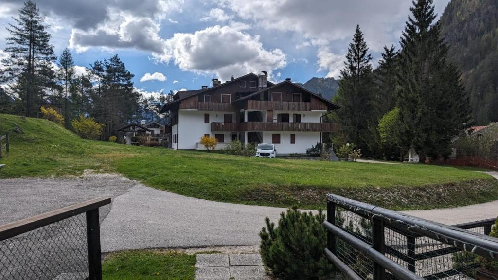 Gallery image of Appartamento immerso nel verde zona tranquilla in Auronzo di Cadore
