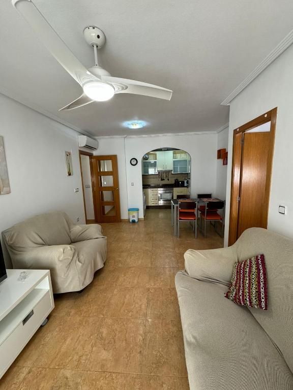 A seating area at Apartamento en Santiago de la Ribera a 3min de la playa
