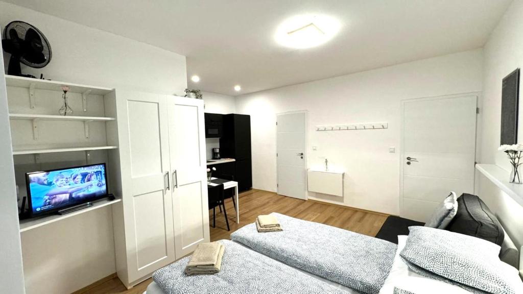 Hillside Studios - 5