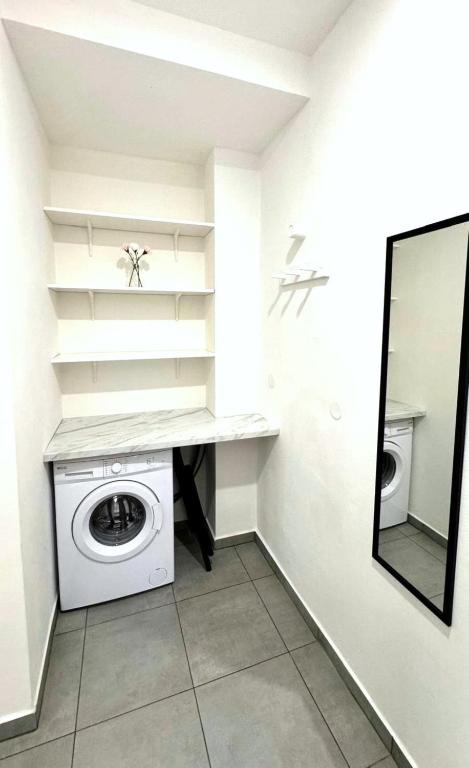 Hillside Studios - 17