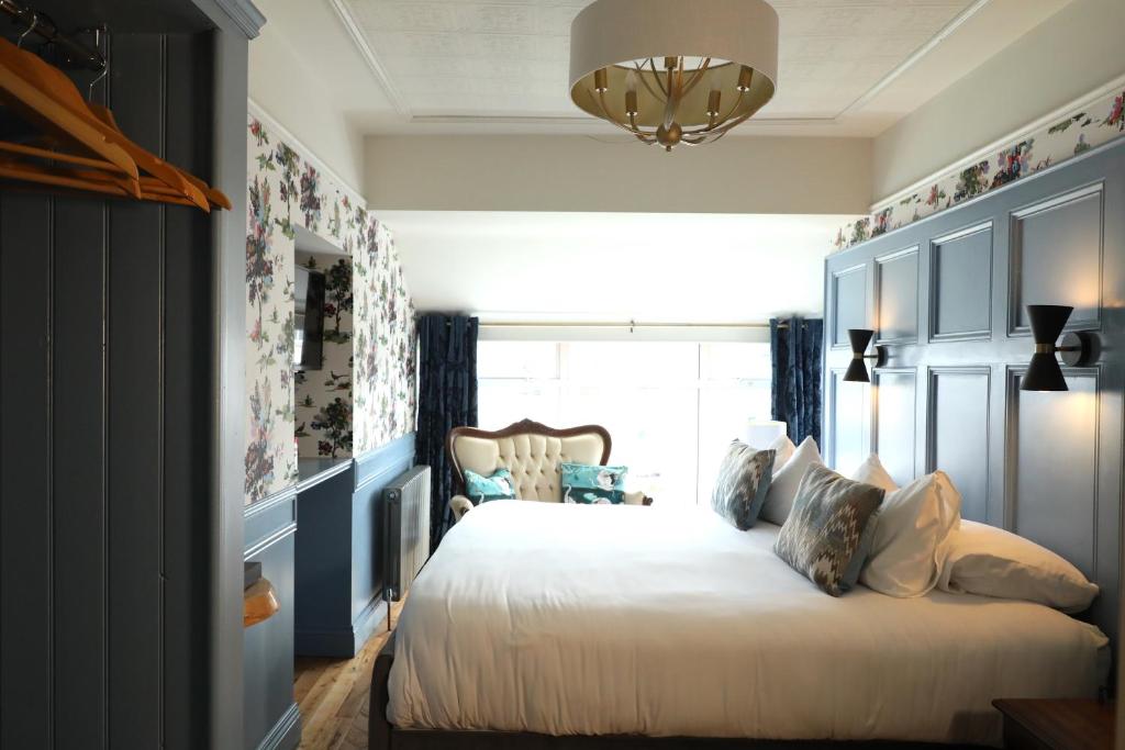 The Dundrum Inn B&B - Deluxe Double Or Twin Room With Sea View