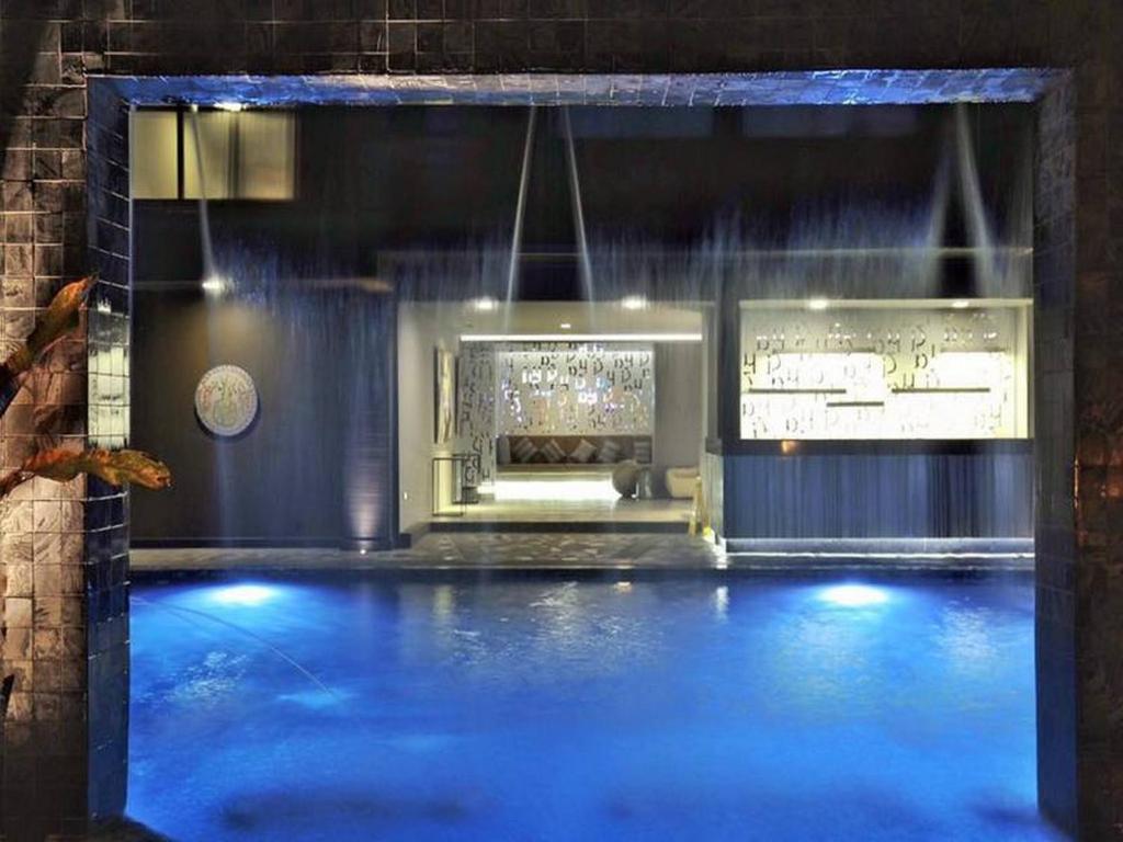 Bazén v ubytování Mazi Design Hotel by Kalima nebo v jeho okolí