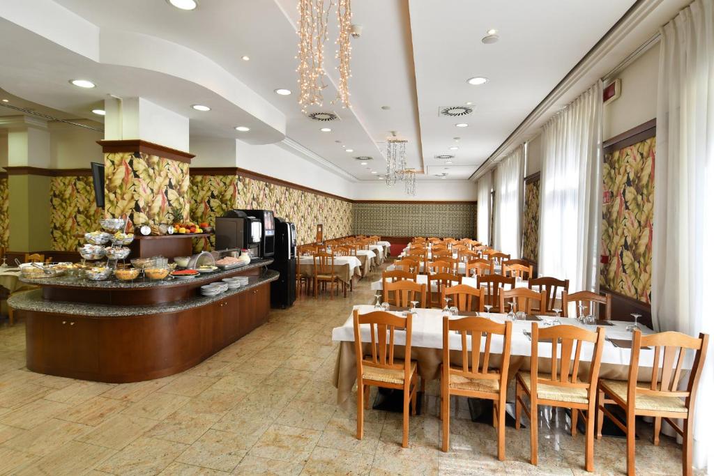 Restaurace v ubytování Hotel Innocenti