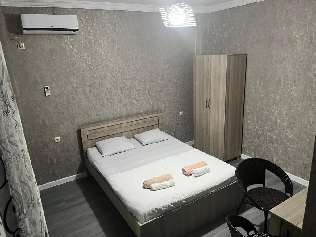Llit o llits en una habitació de LeFlore Hotel