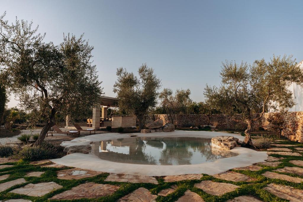 Bazén v ubytování Trullo Amiura B&B nebo v jeho okolí