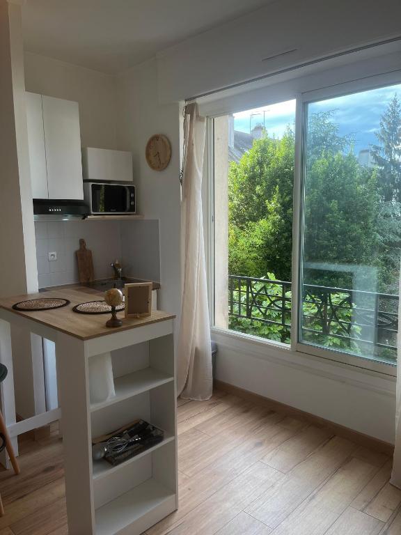 Kuchyňa alebo kuchynka v ubytovaní Studio à 5 min à pied de la mer