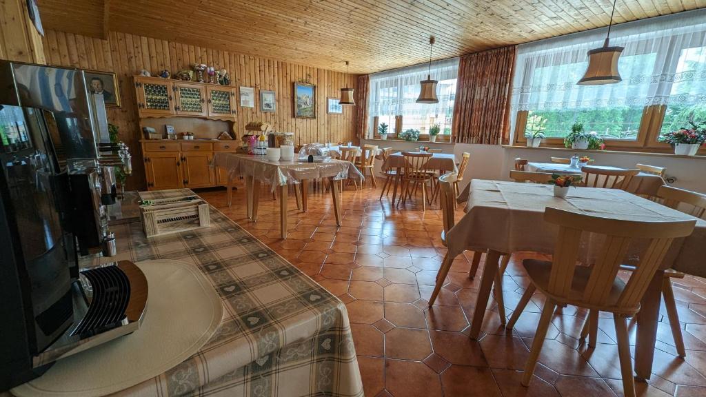 TV a/nebo společenská místnost v ubytování Garni Diamant