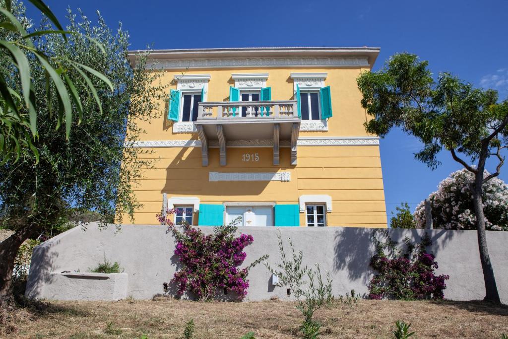 El edificio en el que está la casa de huéspedes