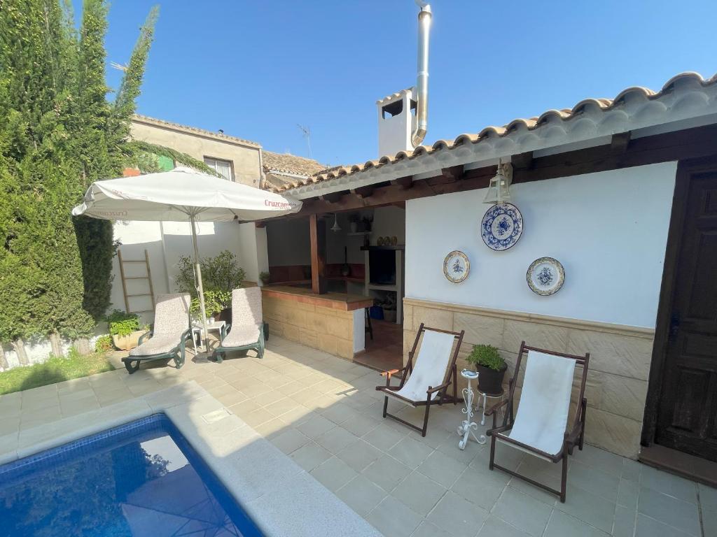 Bazén v ubytování Paraíso Villa Parchís nebo v jeho okolí
