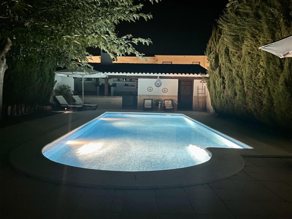 Bazén v ubytování Paraíso Villa Parchís nebo v jeho okolí
