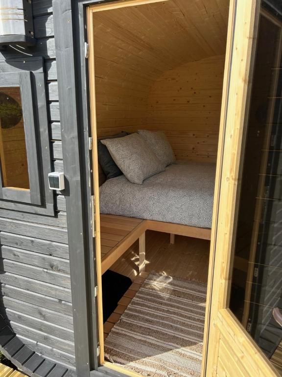 Palanda nebo palandy na pokoji v ubytování Stone MT Garden Pod