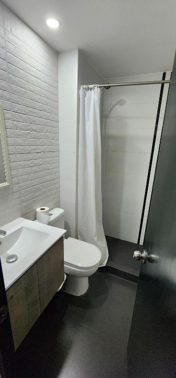 Koupelna v ubytování Apart Hotel Osaka 4 Personas