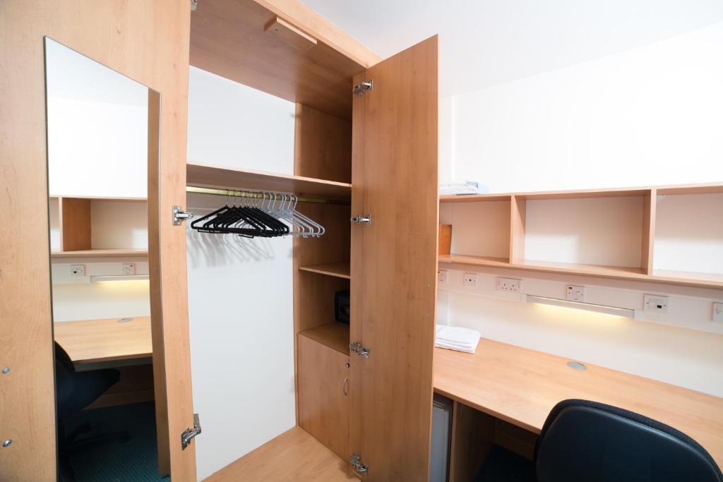 University of Exeter - Holland Hall - 