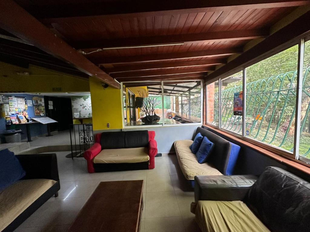 Posezení v ubytování Arcadia Hostel Medellin