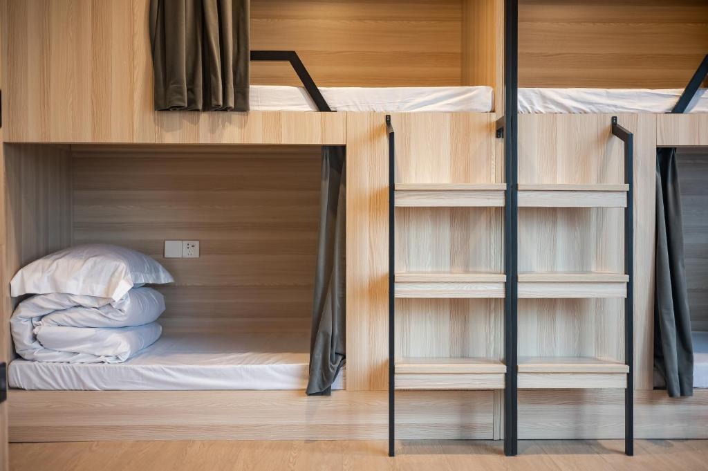 Dayin International Youth Hostel - People's Square & Old Town - 在八床的女性宿舍房间里 - 共用浴室