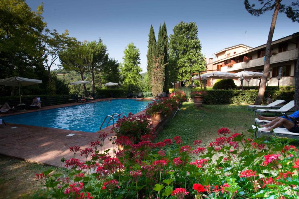 Bazén v ubytování Park Hotel Chianti nebo v jeho okolí