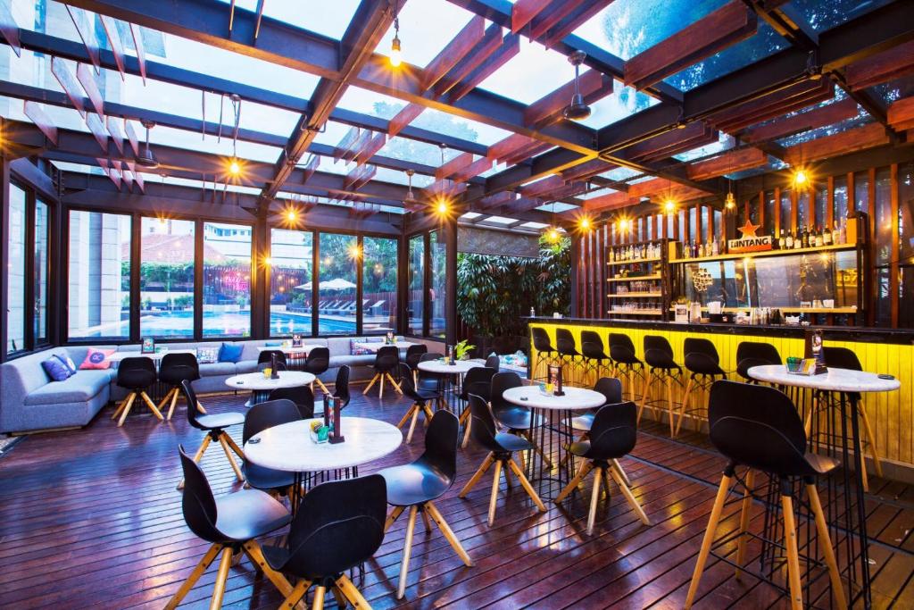 Restaurace v ubytování Fraser Residence Menteng Jakarta
