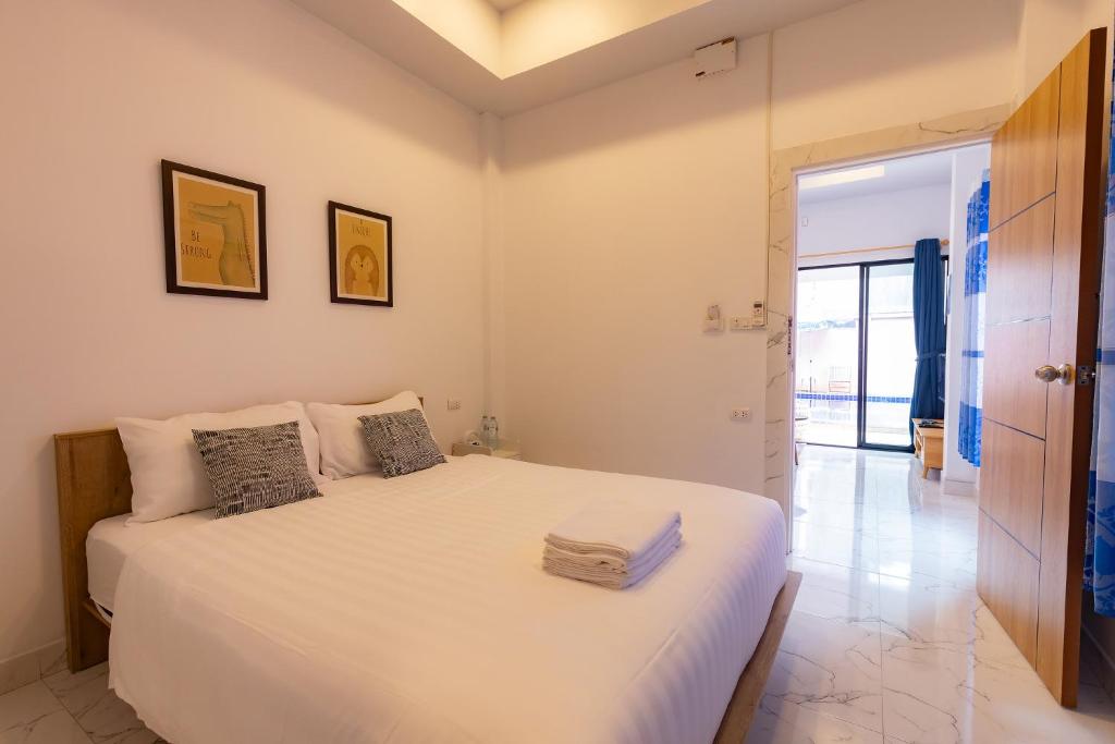 
Suite with Pool View
