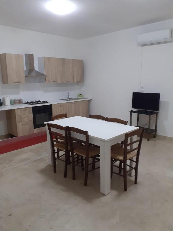 LOVELY BIANCO - Rooms & Apartment - Apartment