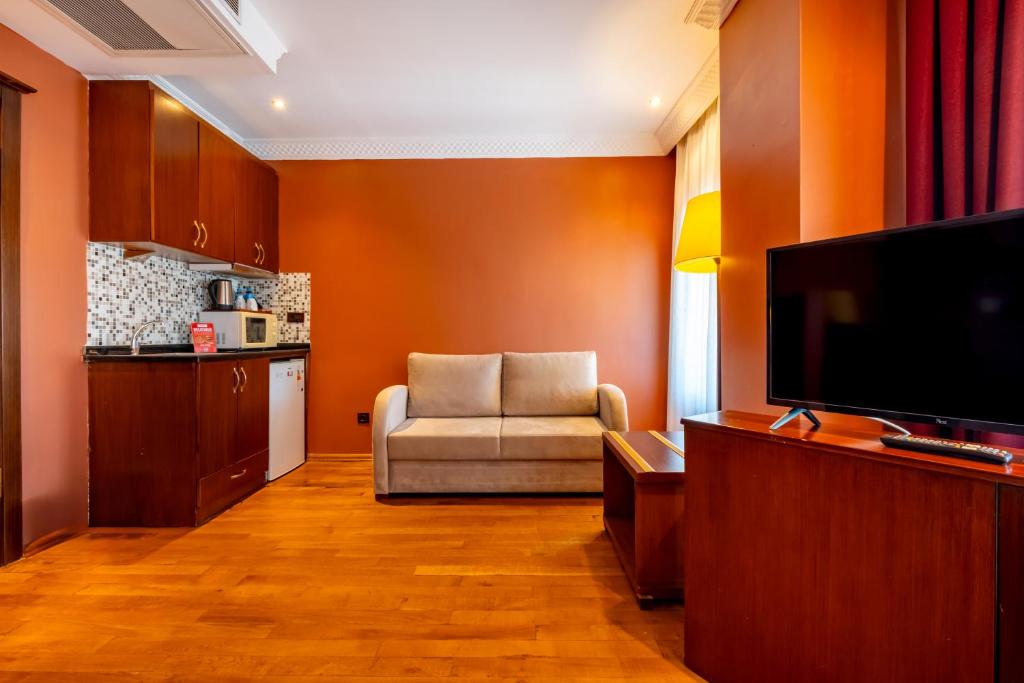 A kitchen or kitchenette at Mangana Konak Hotel